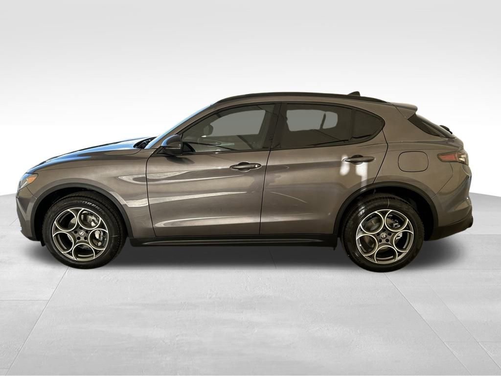 New 2025 Alfa Romeo Stelvio Sprint w/ Convenience Package image 18