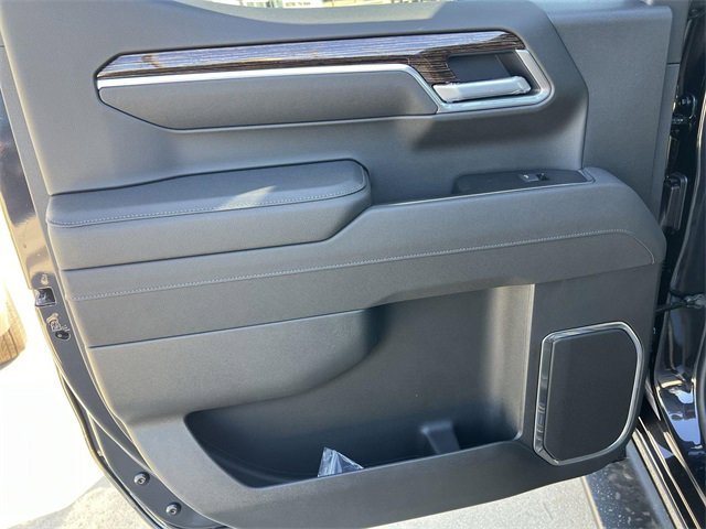 New 2026 GMC Sierra 1500 Elevation w/ LPO, Elevation Black Package image 24