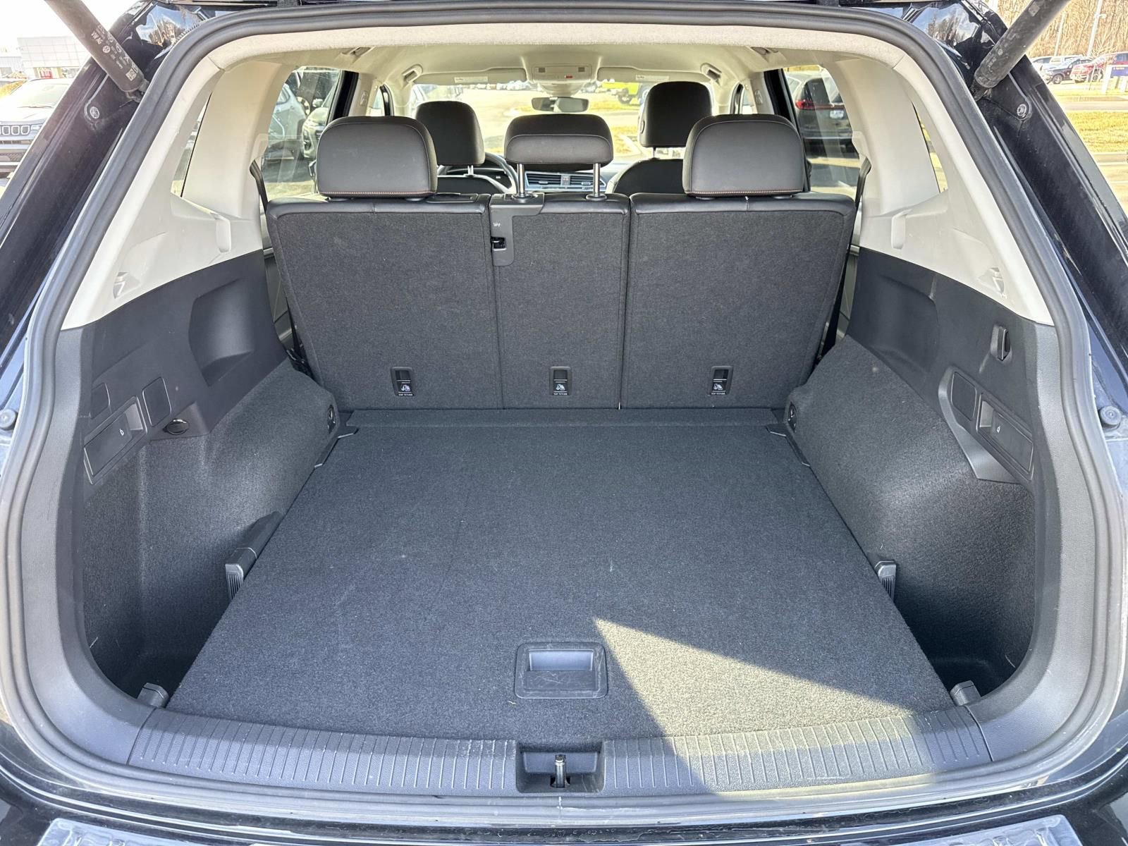 Used 2024 Volkswagen Tiguan SE image 27