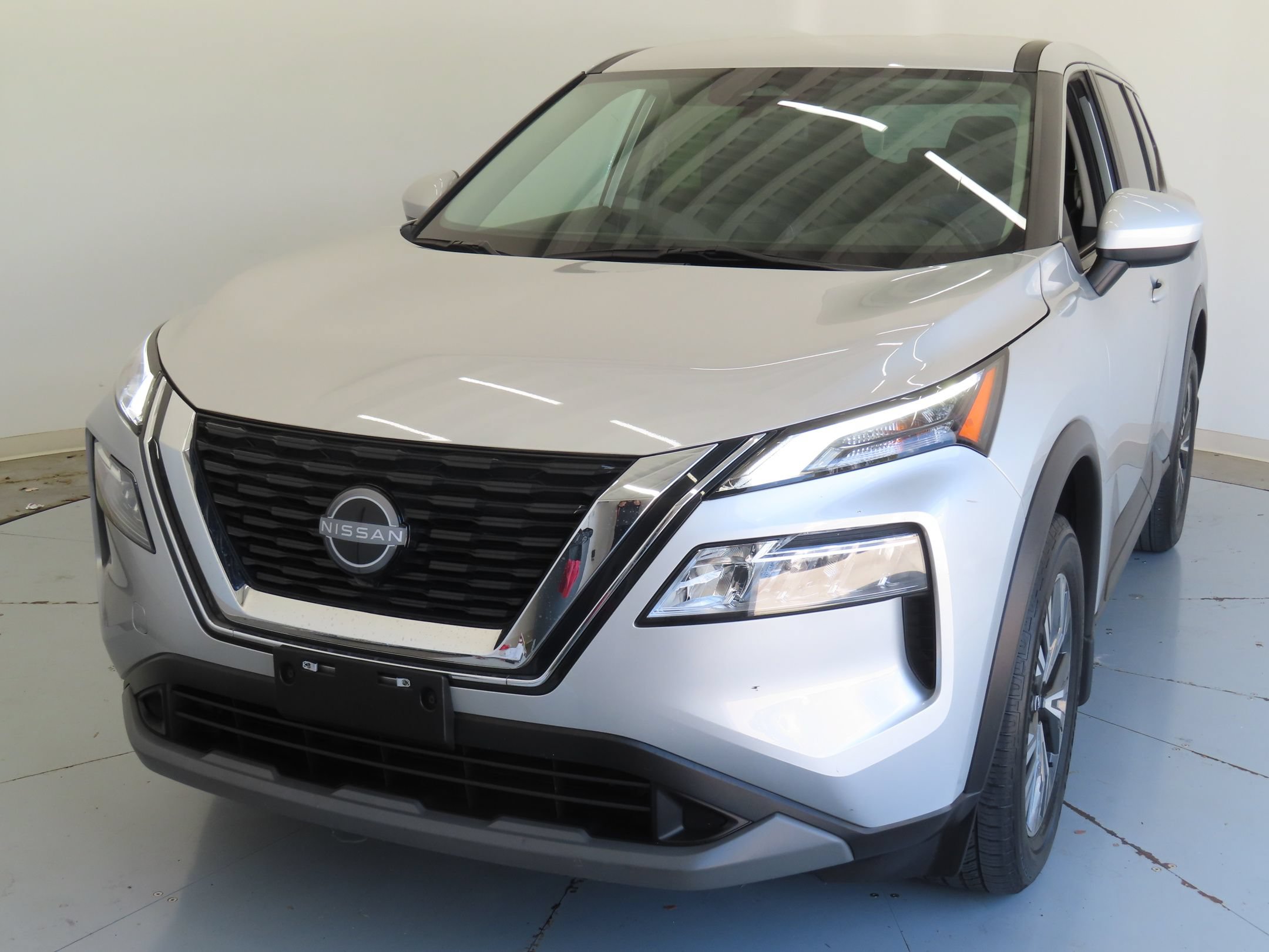 Used 2023 Nissan Rogue SV AWD/4WD image 8