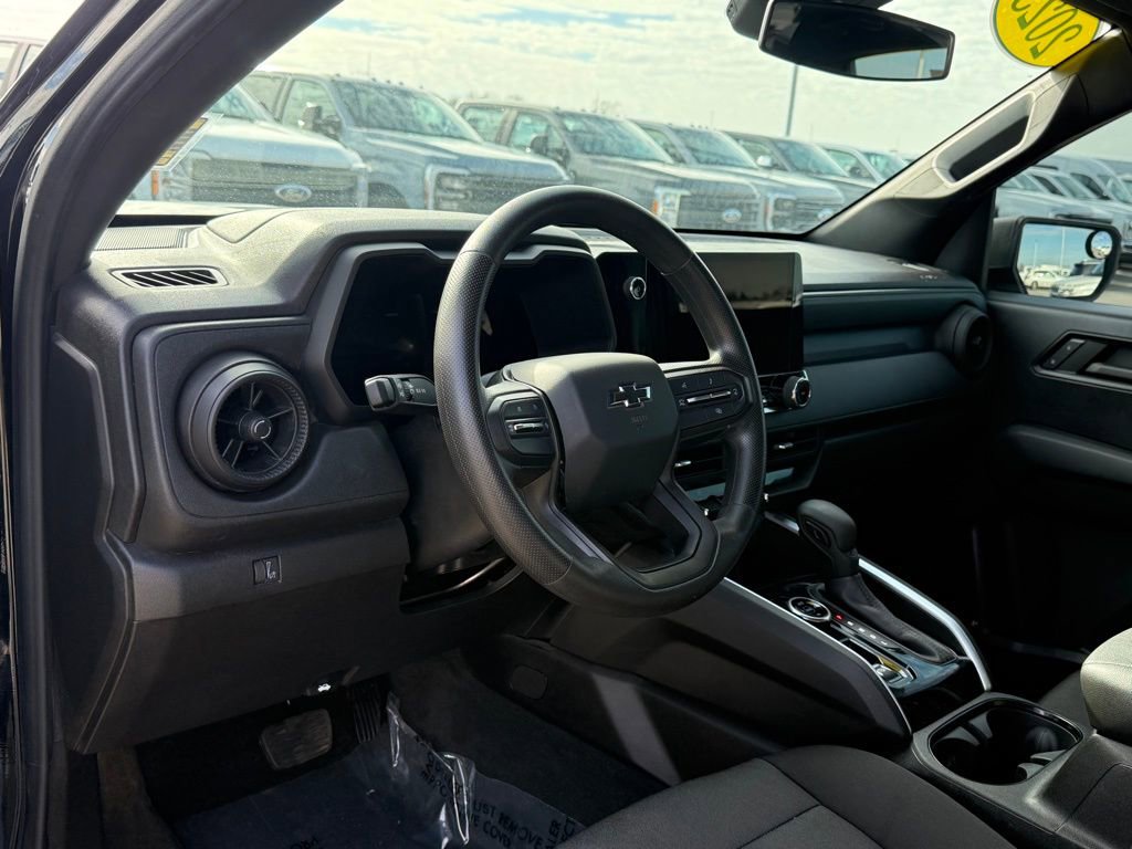 Used 2023 Chevrolet Colorado Trail Boss image 4