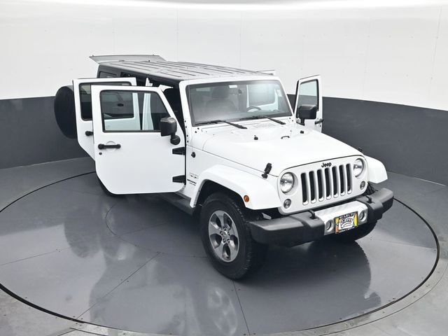 Used 2016 Jeep Wrangler Unlimited Sahara AWD/4WD image 29