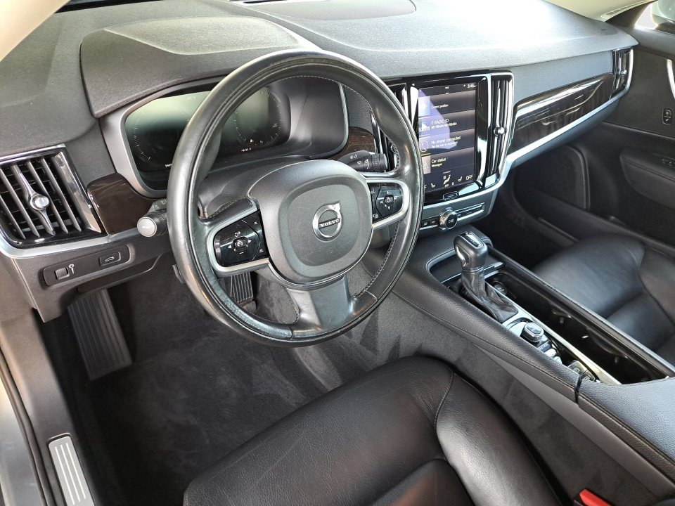 Used 2017 Volvo S90 T6 Momentum w/ Vision Package AWD/4WD image 10