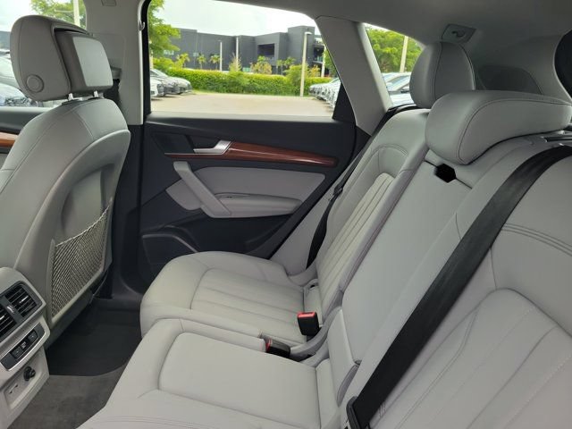 Used 2023 Audi Q5 2.0T Premium Plus w/ Premium Plus Package AWD/4WD image 11