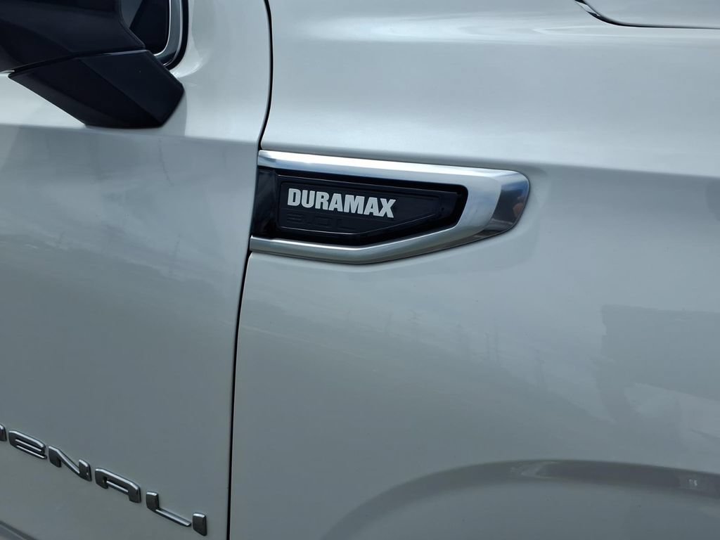 Used 2022 GMC Yukon XL Denali RWD image 10