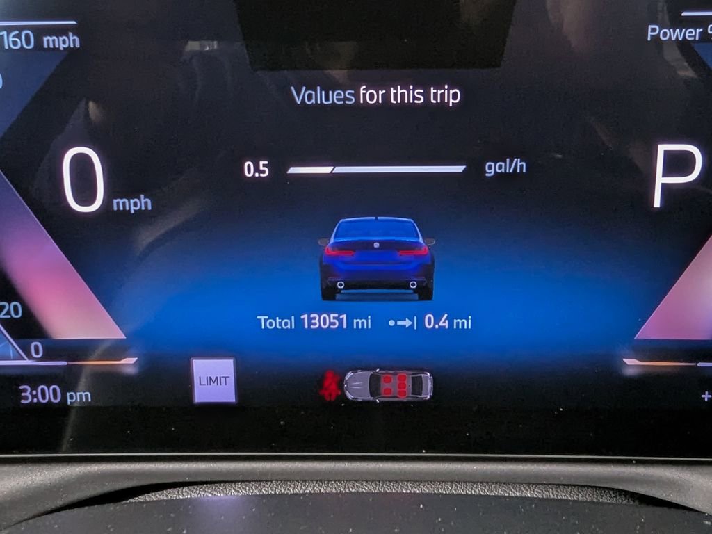 Used 2025 BMW 330i xDrive Sedan w/ M Sport Package image 32