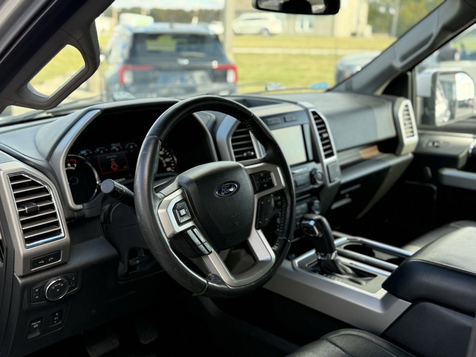 Used 2015 Ford F150 Lariat w/ Equipment Group 501A Mid image 7