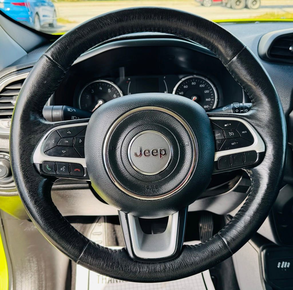 Used 2018 Jeep Renegade Latitude w/ Cold Weather Group AWD/4WD image 11