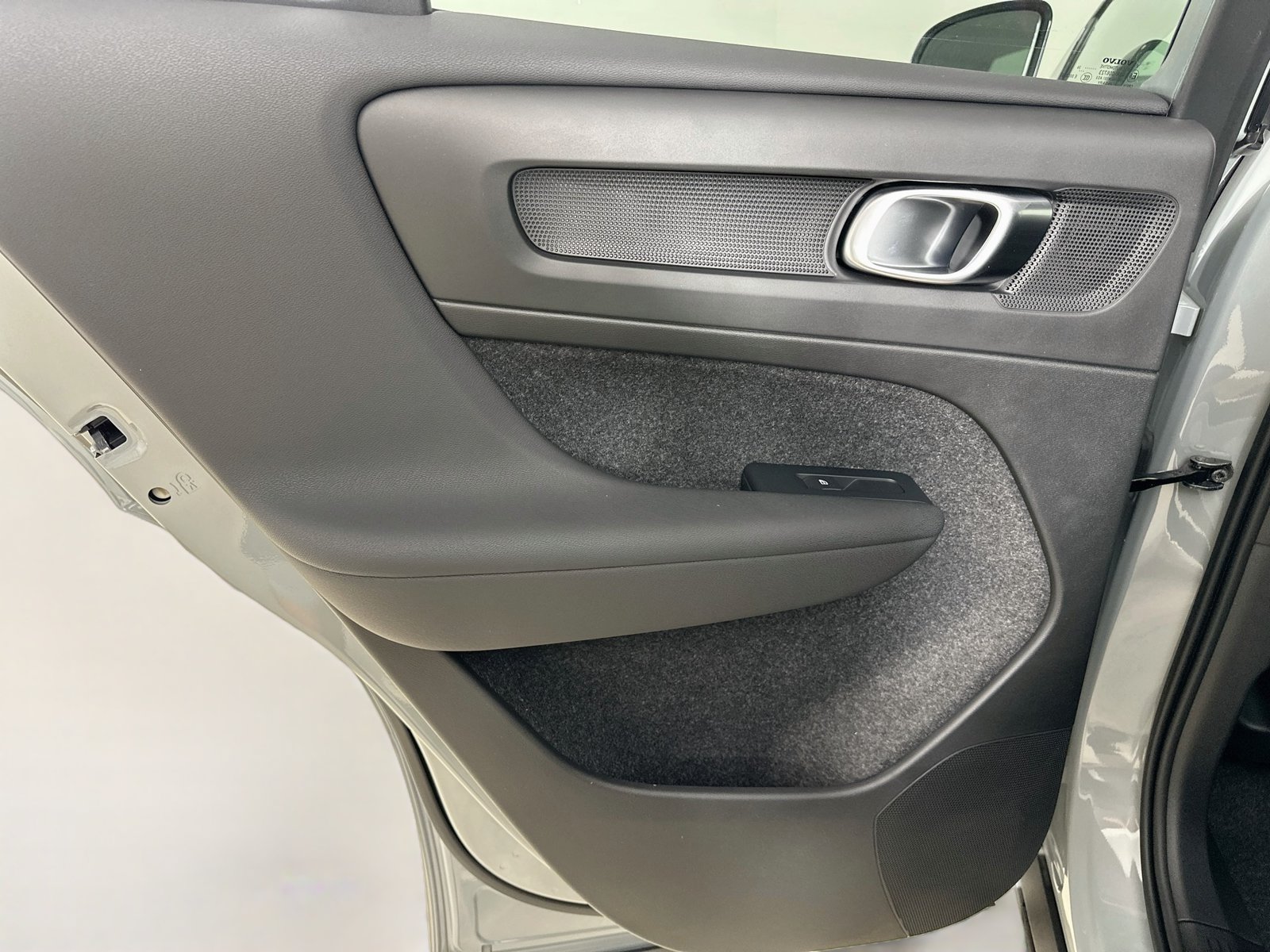 New 2026 Volvo XC40 B5 Plus w/ Protection Package Premier AWD/4WD image 34
