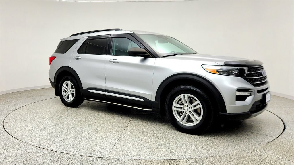 Used 2021 Ford Explorer XLT w/ Equipment Group 202A AWD/4WD image 3