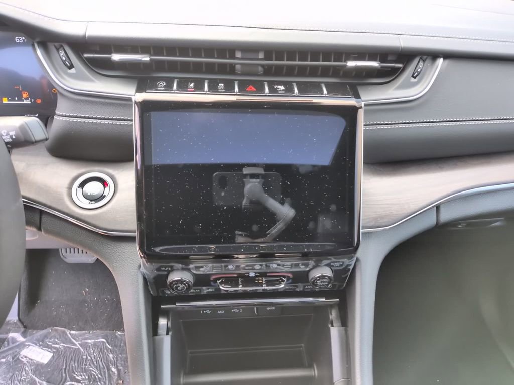 New 2025 Jeep Grand Cherokee L Overland image 27