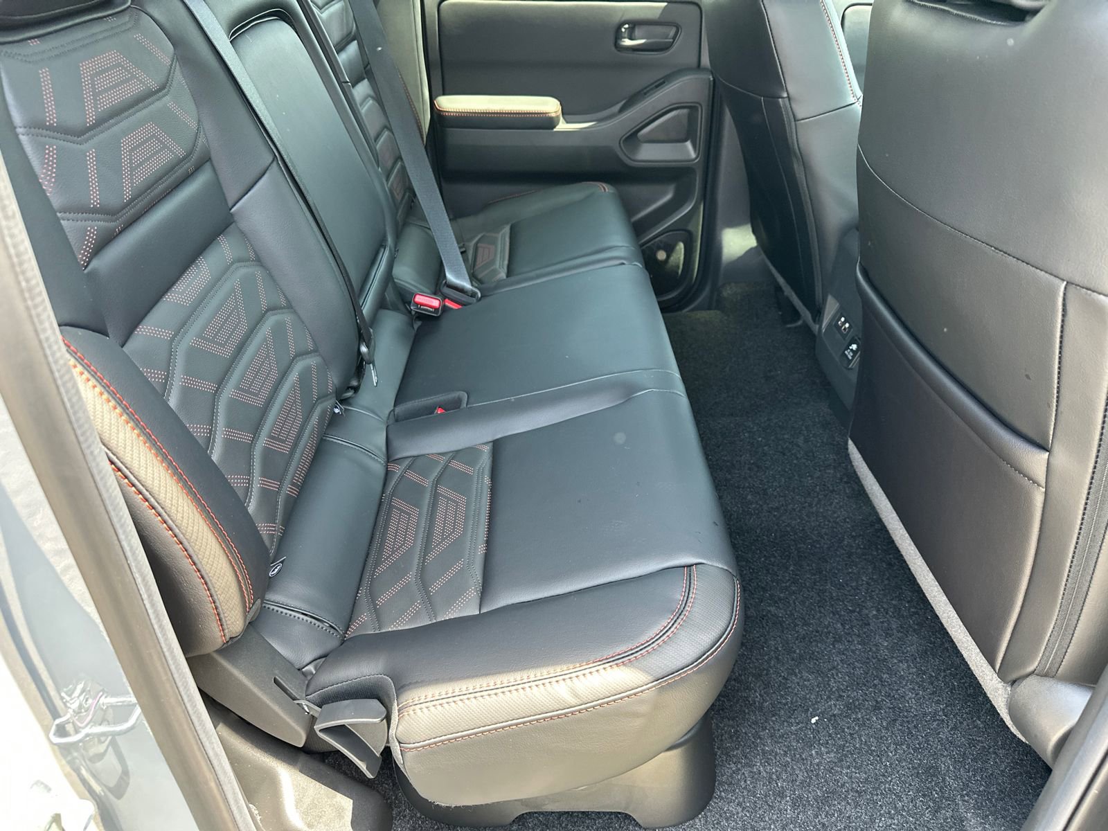 New 2026 Nissan Frontier PRO-4X w/ Pro Premium Package AWD/4WD image 13