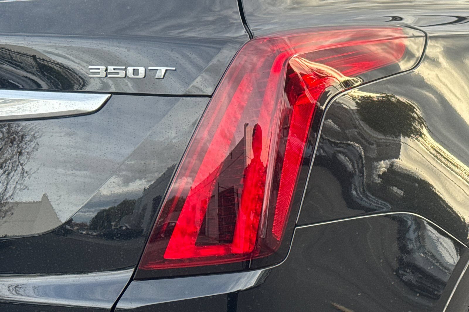 Used 2025 Cadillac XT5 Premium Luxury w/ LPO, Red Accent Package FWD image 46
