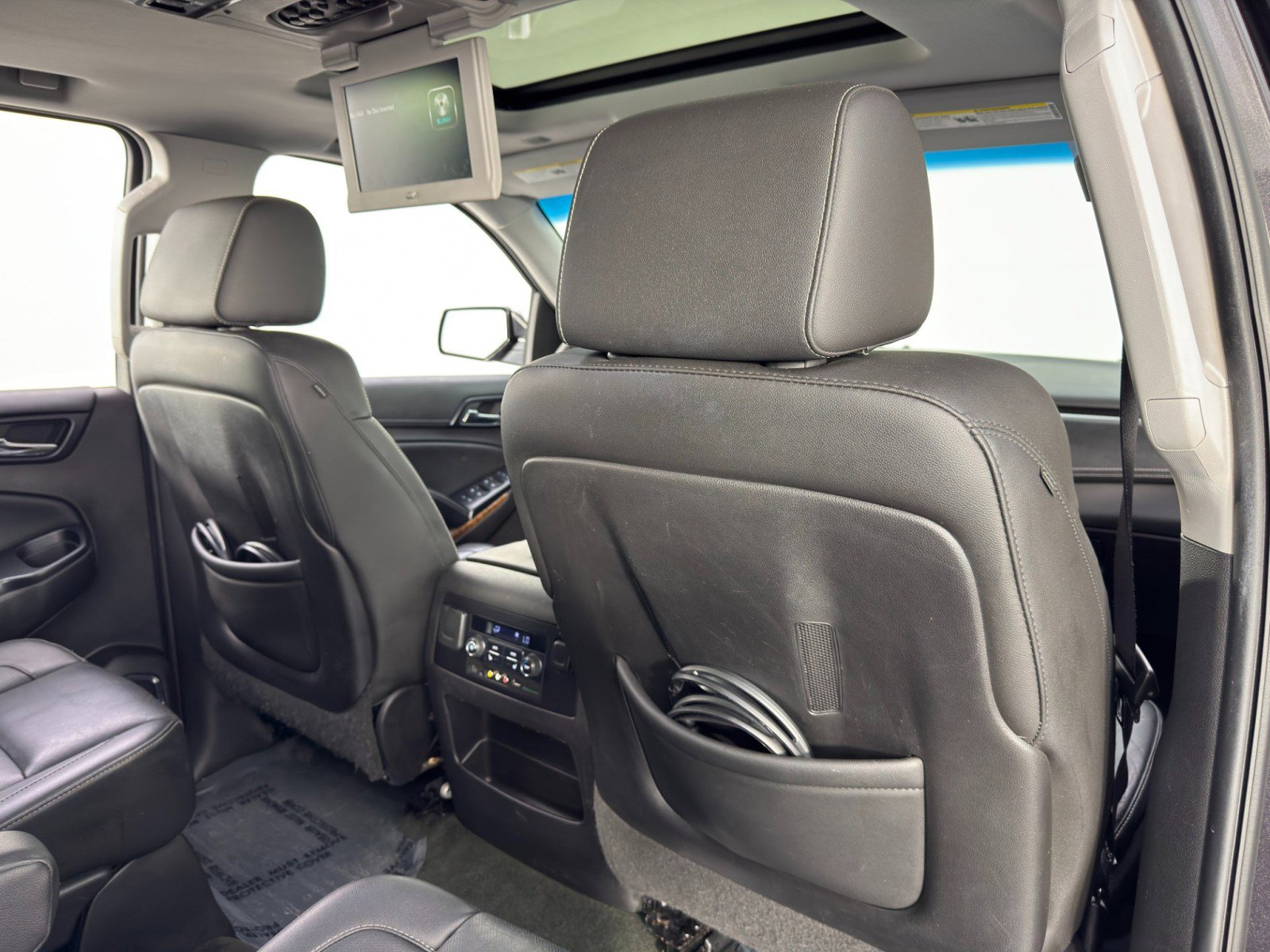 Used 2015 Chevrolet Suburban LTZ RWD image 40