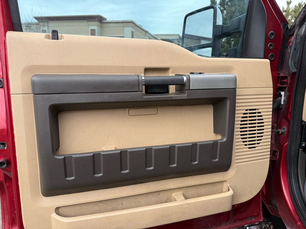 Used 2014 Ford F250 XLT w/ XLT Premium Package image 11