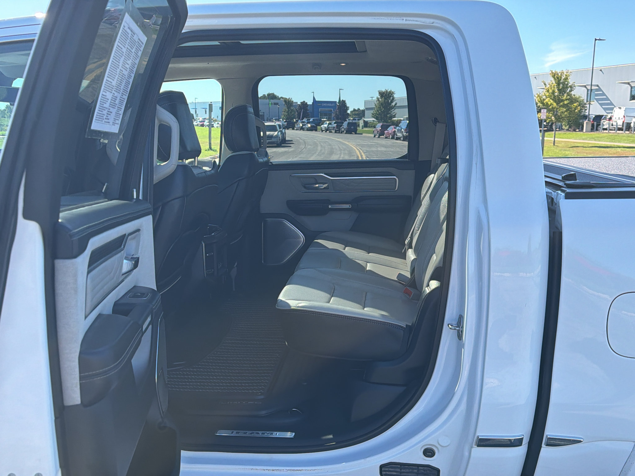 Used 2023 RAM 1500 Limited AWD/4WD image 35