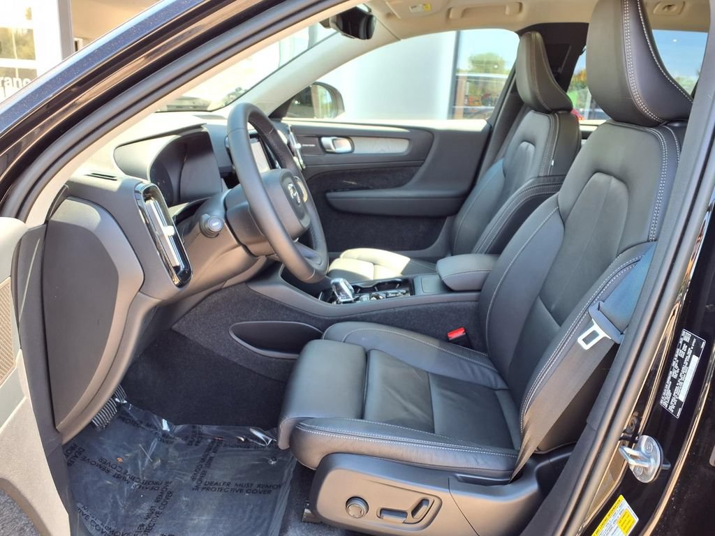 Certified 2023 Volvo XC40 B5 Ultimate w/ Climate Package AWD/4WD image 7