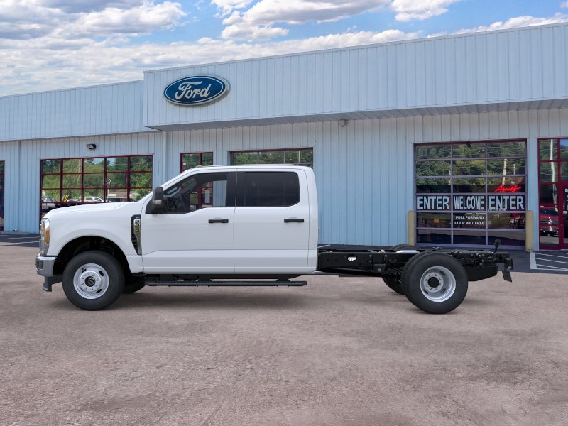 New 2026 Ford F350 XL w/ XL Chrome Package AWD/4WD image 3