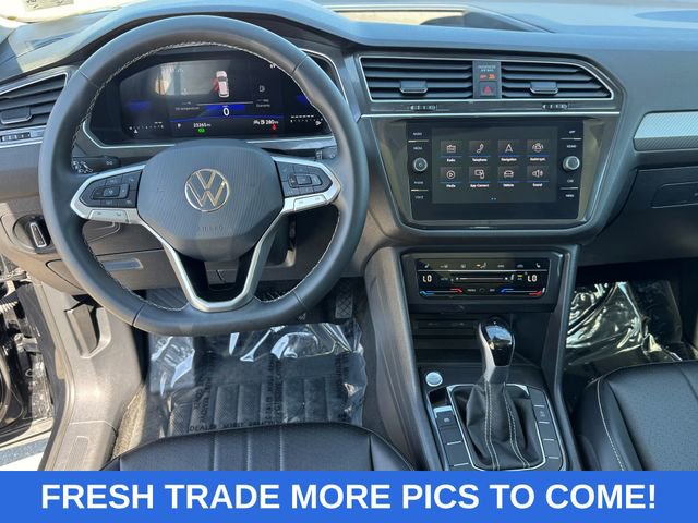 Used 2024 Volkswagen Tiguan SE w/ Panoramic Sunroof Package AWD/4WD image 18