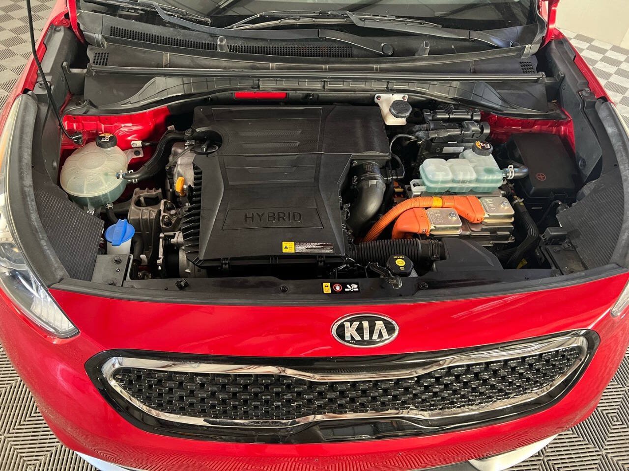 Used 2019 Kia Niro Touring FWD image 16