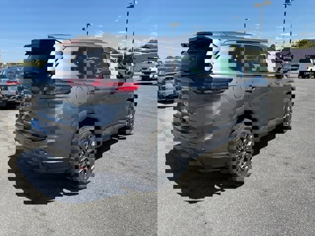 New 2026 Nissan Rogue S image 5