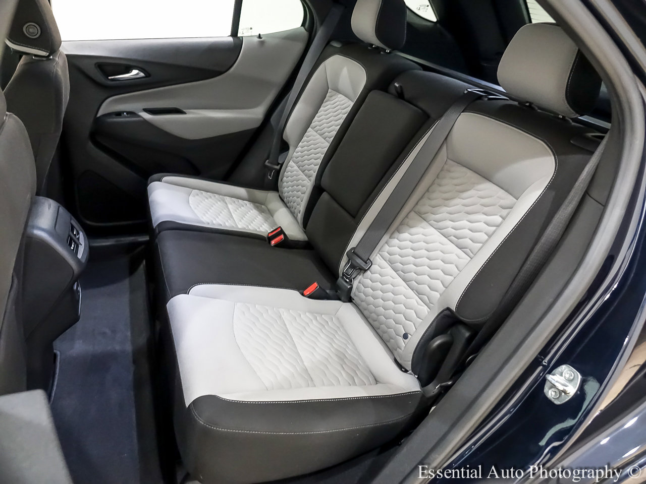 Used 2021 Chevrolet Equinox LS image 16