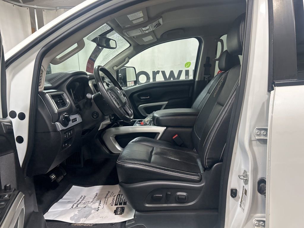 Used 2019 Nissan Titan PRO-4X AWD/4WD image 21