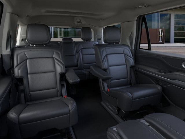 New 2026 Lincoln Navigator Premiere AWD/4WD image 11