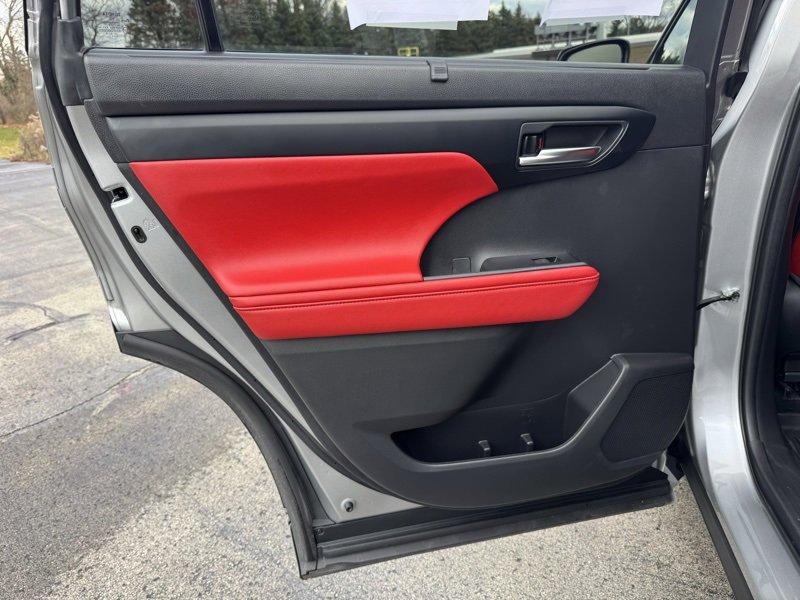 Certified 2023 Toyota Highlander XSE image 31
