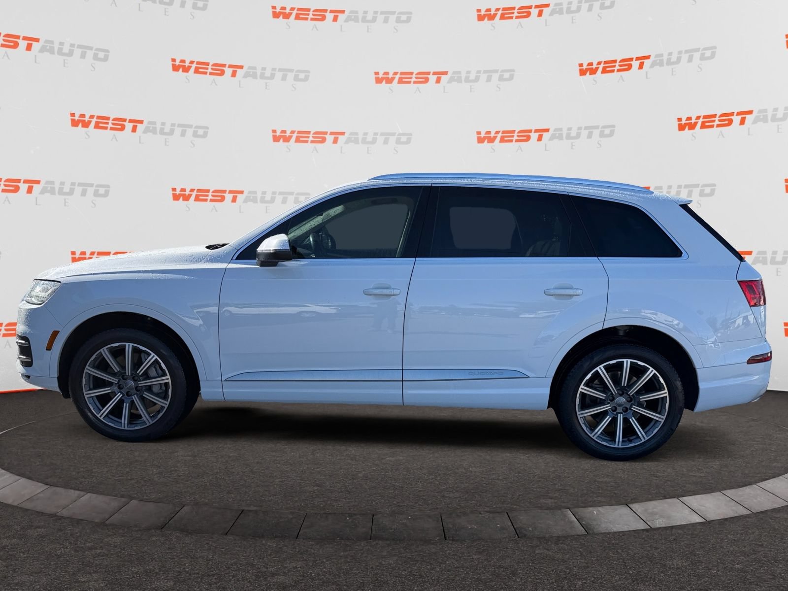 Used 2019 Audi Q7 2.0T Premium Plus w/ Premium Plus Package AWD/4WD image 2