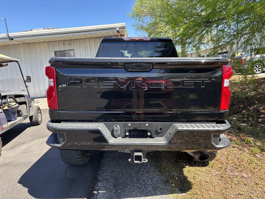 Used 2021 Chevrolet Silverado 2500 Custom w/ Custom Value Package image 4