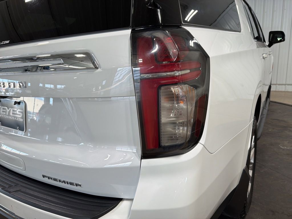 Used 2021 Chevrolet Suburban Premier w/ Premium Package AWD/4WD image 16
