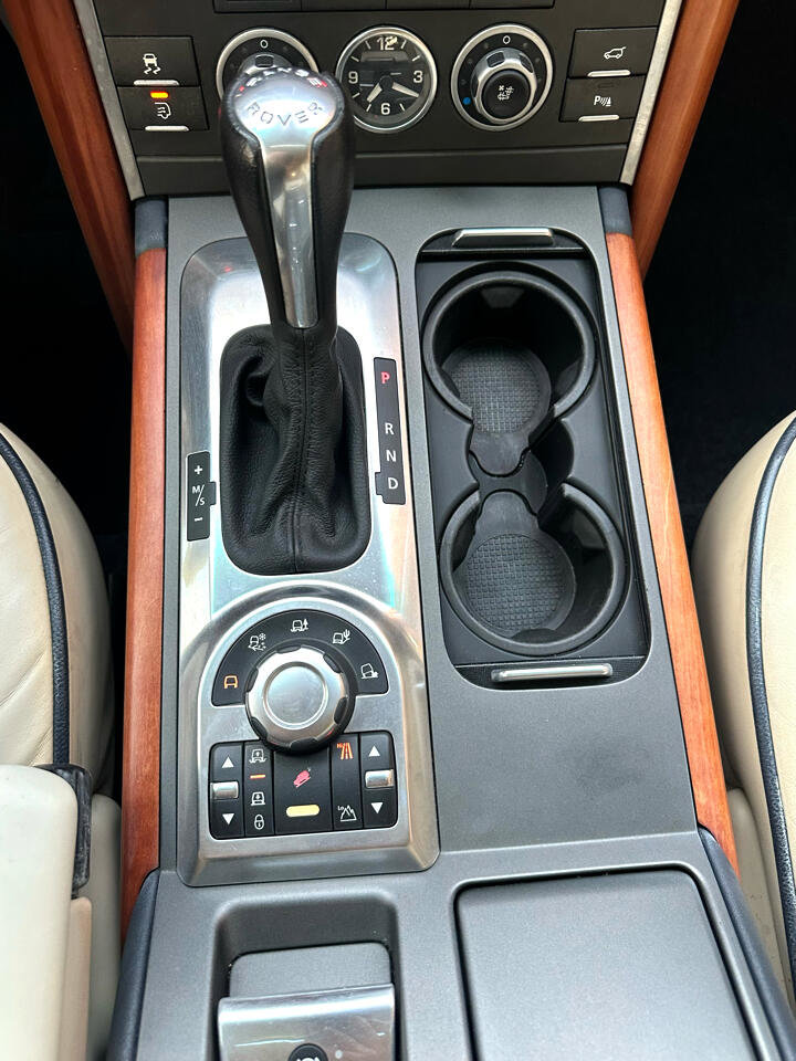 Used 2010 Land Rover Range Rover HSE LUX image 24