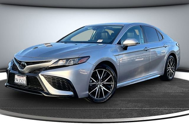 Used 2023 Toyota Camry SE w/ Convenience Package image 3
