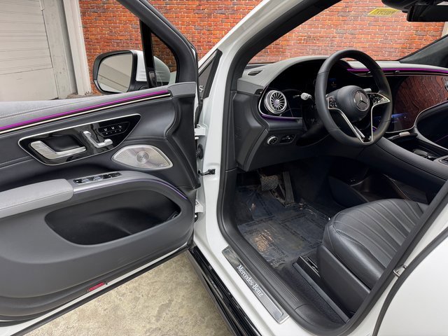 Certified 2023 Mercedes-Benz EQS 580 4MATIC SUV image 9