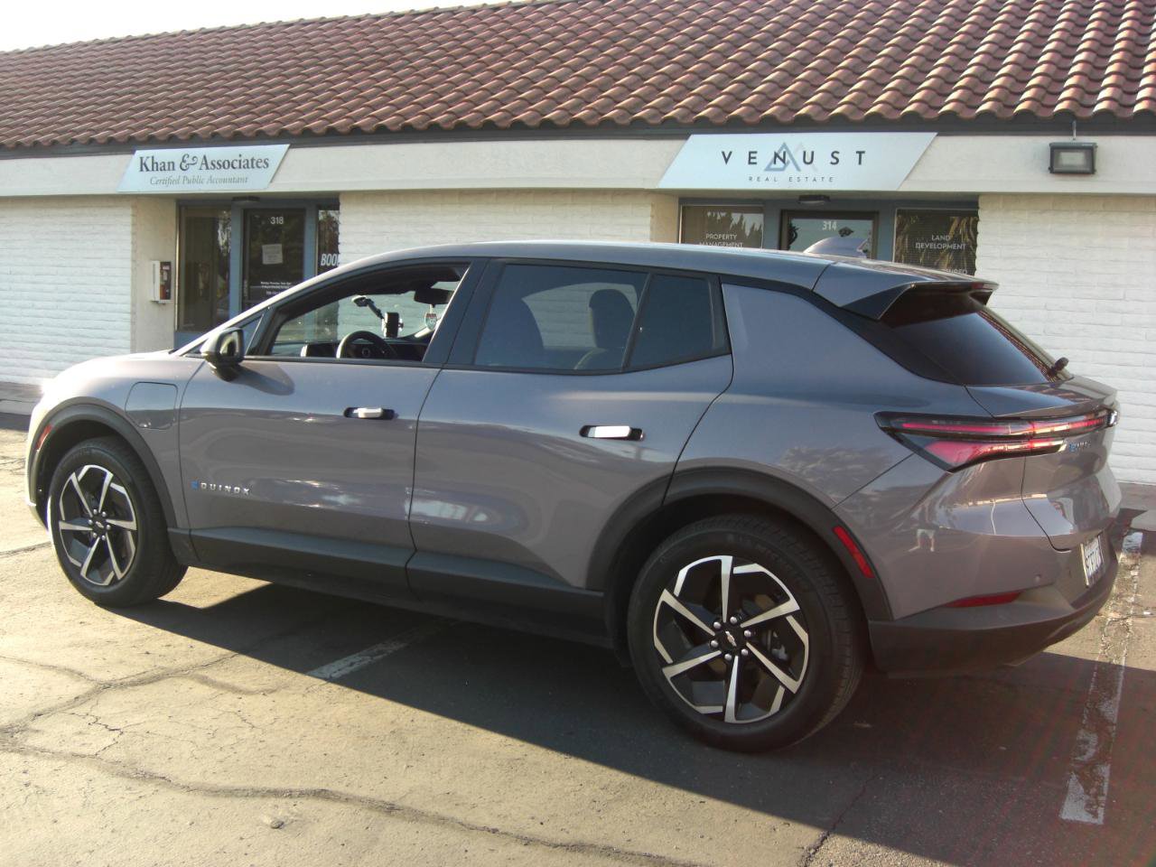 Used 2025 Chevrolet Equinox EV LT image 8