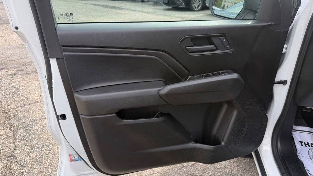 Used 2025 Chevrolet Colorado W/T AWD/4WD image 11