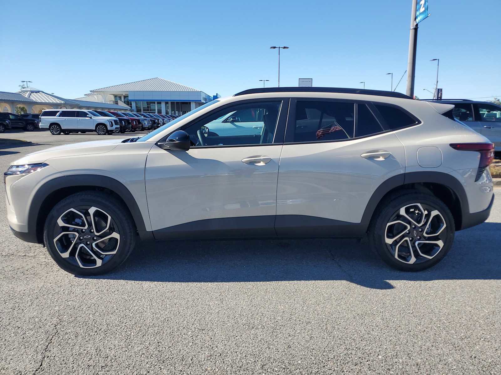 New 2026 Chevrolet Trax RS w/ Sunroof Package image 2