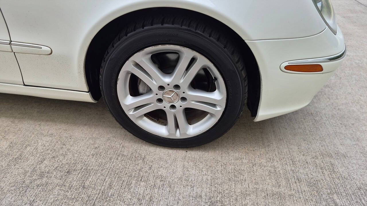 Used 2005 Mercedes-Benz E 500 Sedan image 25