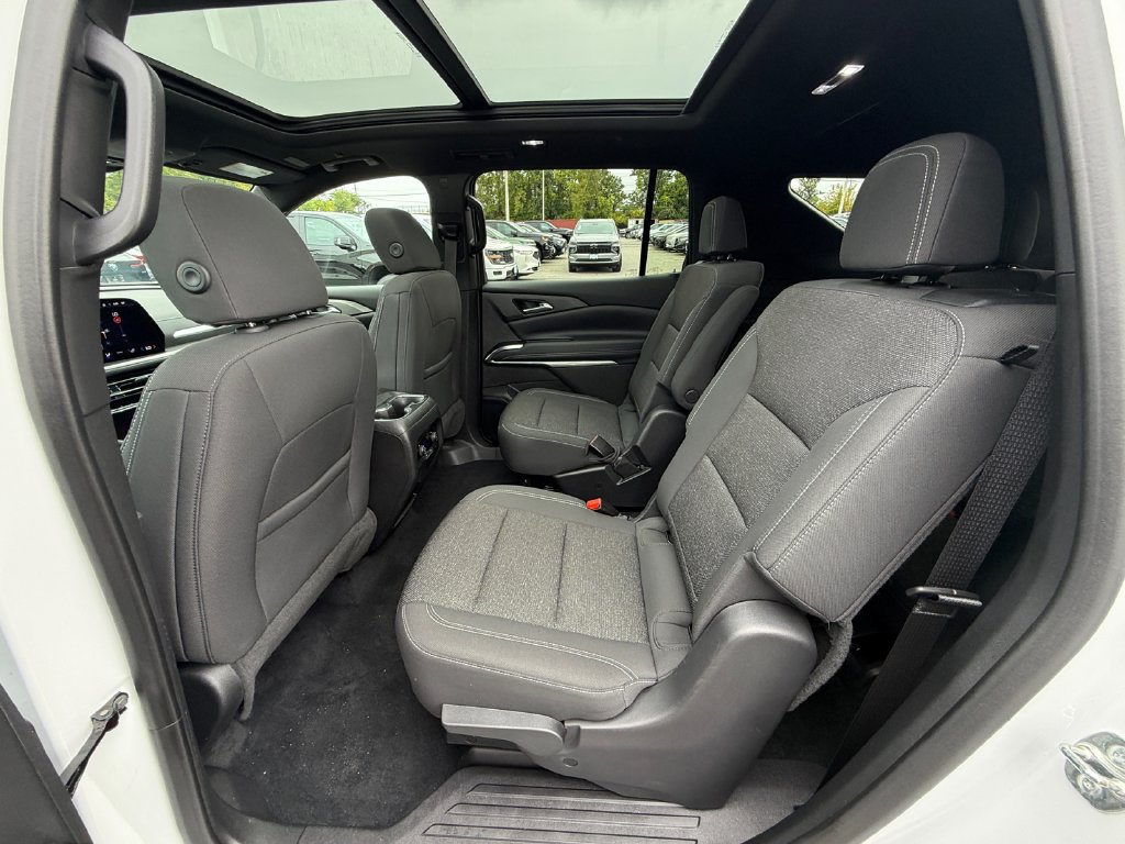 Used 2025 Chevrolet Traverse LT w/ Sun and Wheel Package AWD/4WD image 24
