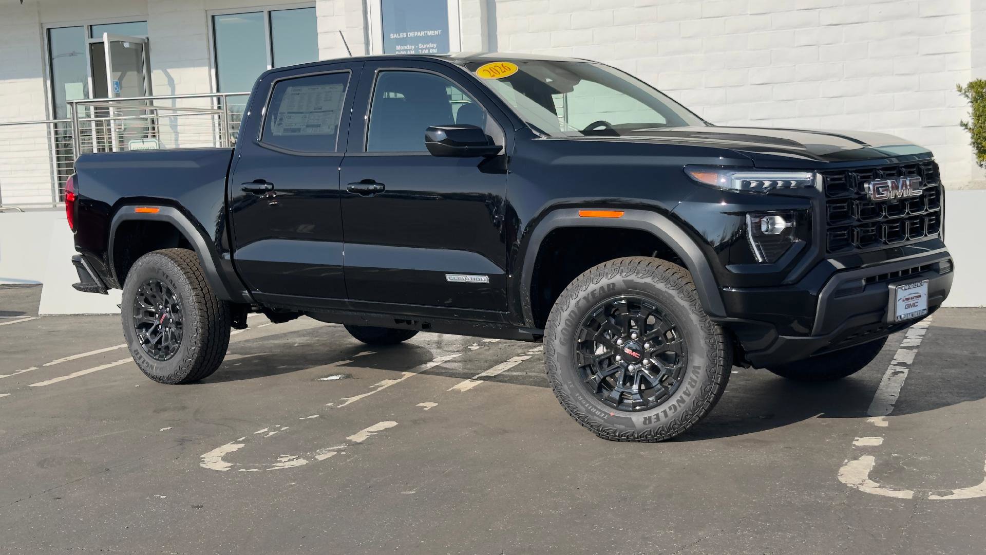 New 2026 GMC Canyon Elevation image 3