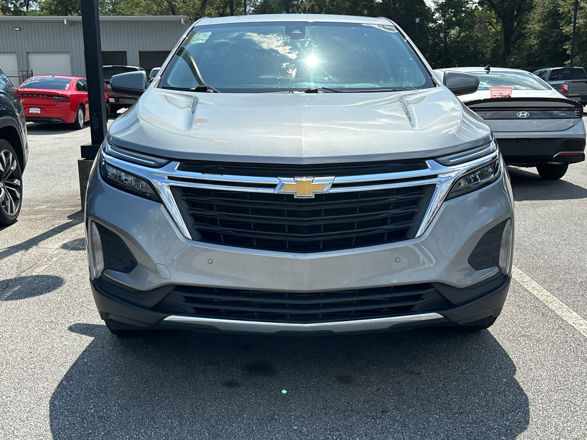 Used 2023 Chevrolet Equinox LT w/ Driver Convenience Package FWD image 2