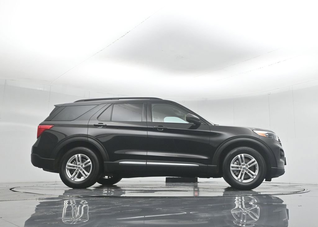 Used 2022 Ford Explorer XLT image 50