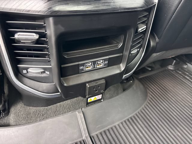 Used 2023 RAM 1500 Laramie AWD/4WD image 13