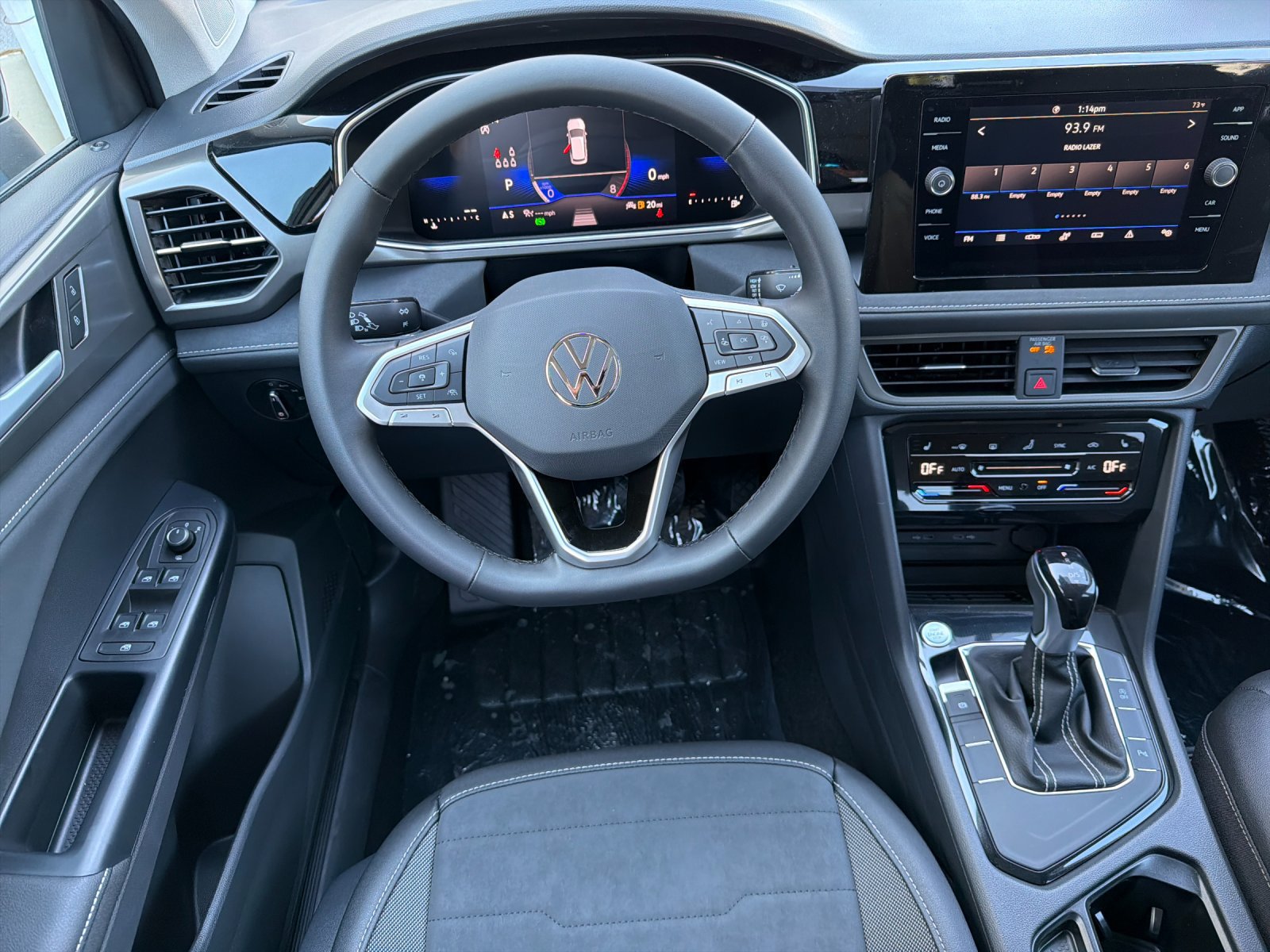 New 2027 Volkswagen Taos SE FWD image 14