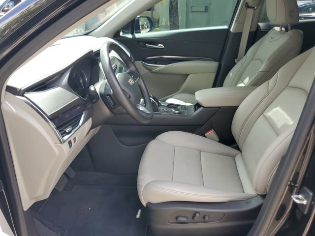 Certified 2023 Cadillac XT4 Luxury w/ Cold Weather Package image 17