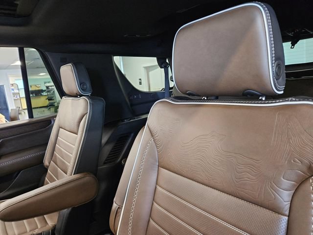 New 2026 GMC Yukon Denali Ultimate AWD/4WD image 17