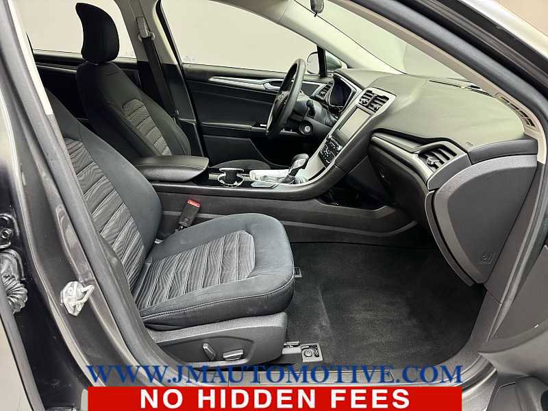 Used 2016 Ford Fusion SE image 19