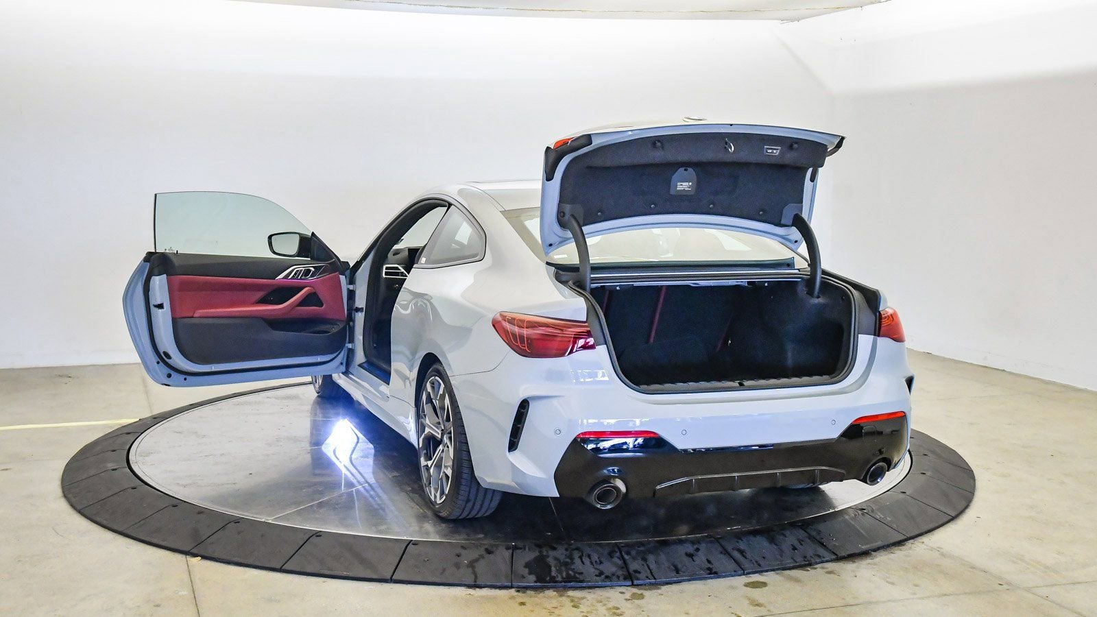 Used 2025 BMW 430i Coupe w/ M Sport Package image 30