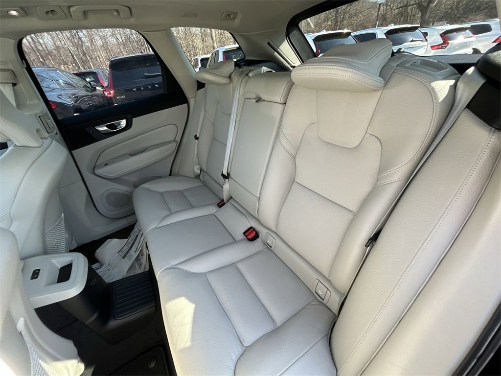 Certified 2025 Volvo XC60 T8 Plus w/ Protection Package Premier image 13